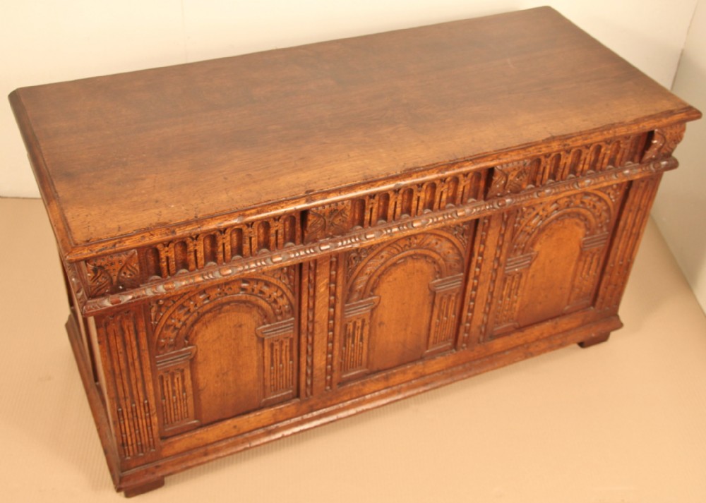 ipswich oak coffer