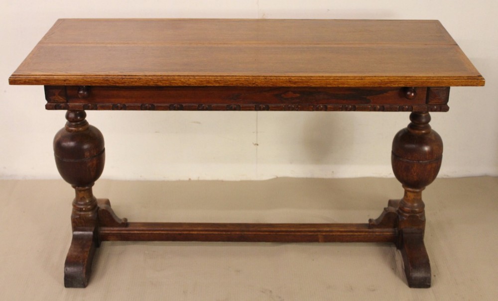 extendable oak dining table