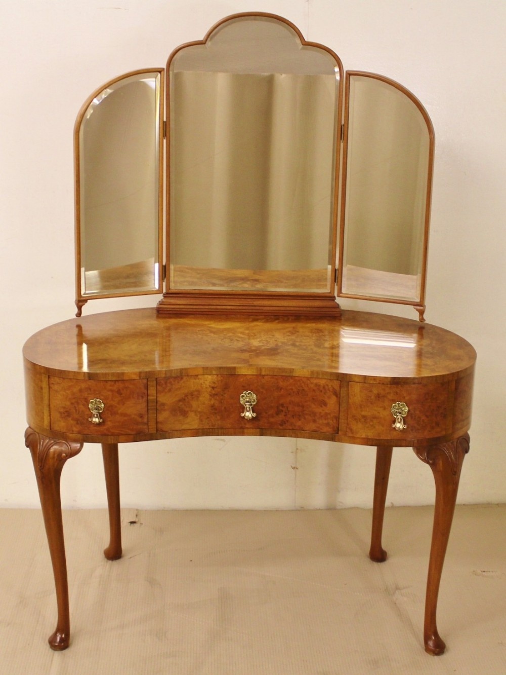 burr walnut dressing table by waring and gillow