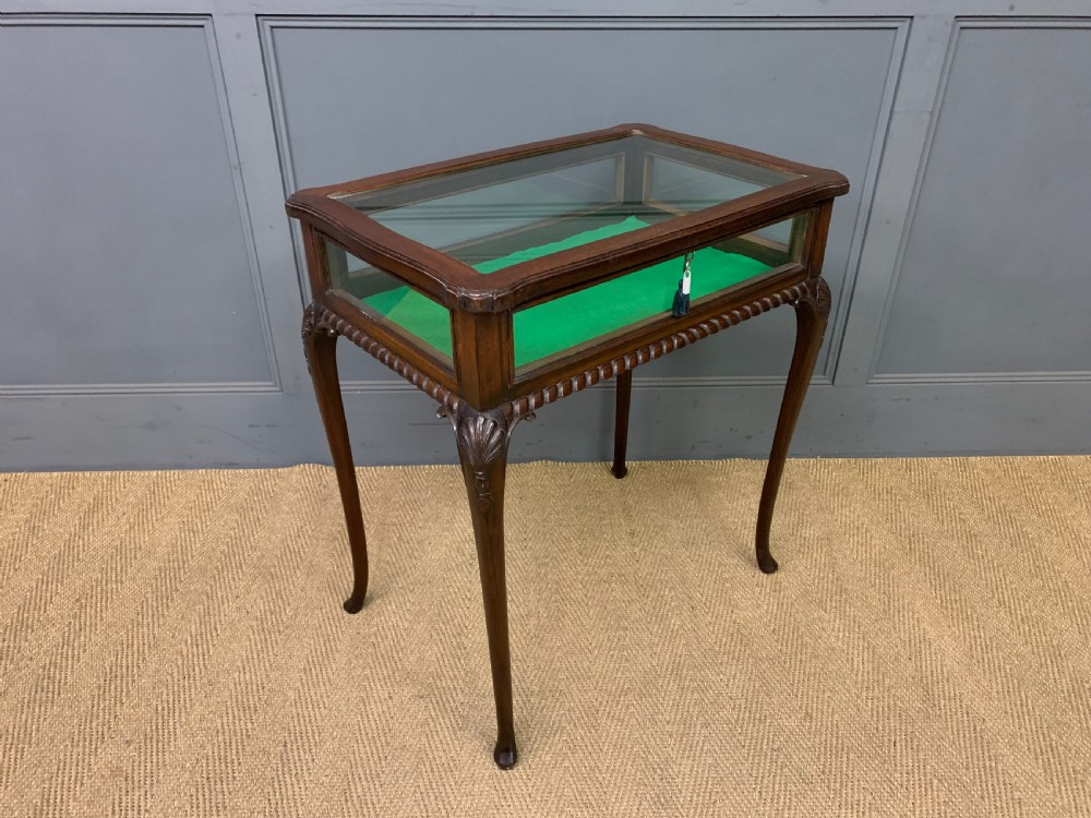 mahogany bijouterie table