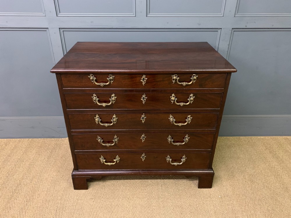 georgian mahogany chest of drawers